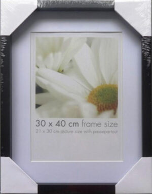 Isabelle Box Black 30x40